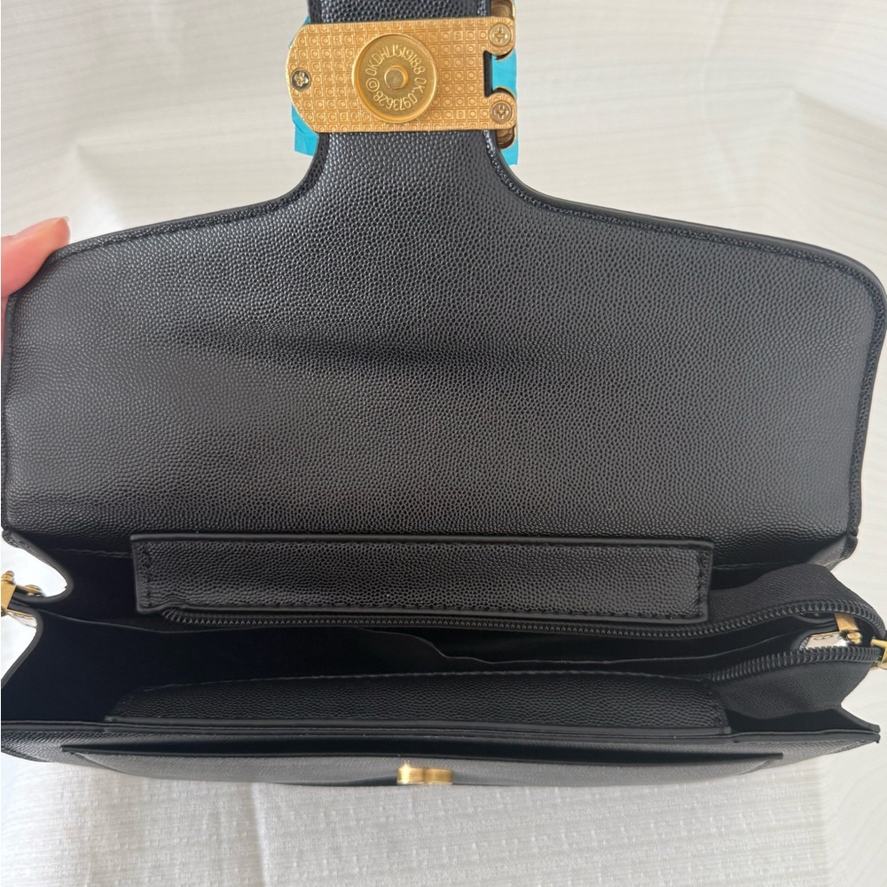 Vegan leather Black Women’s Simple Caviar Small Square Crossbody Zipper Gold “C” - Picture 4 of 7